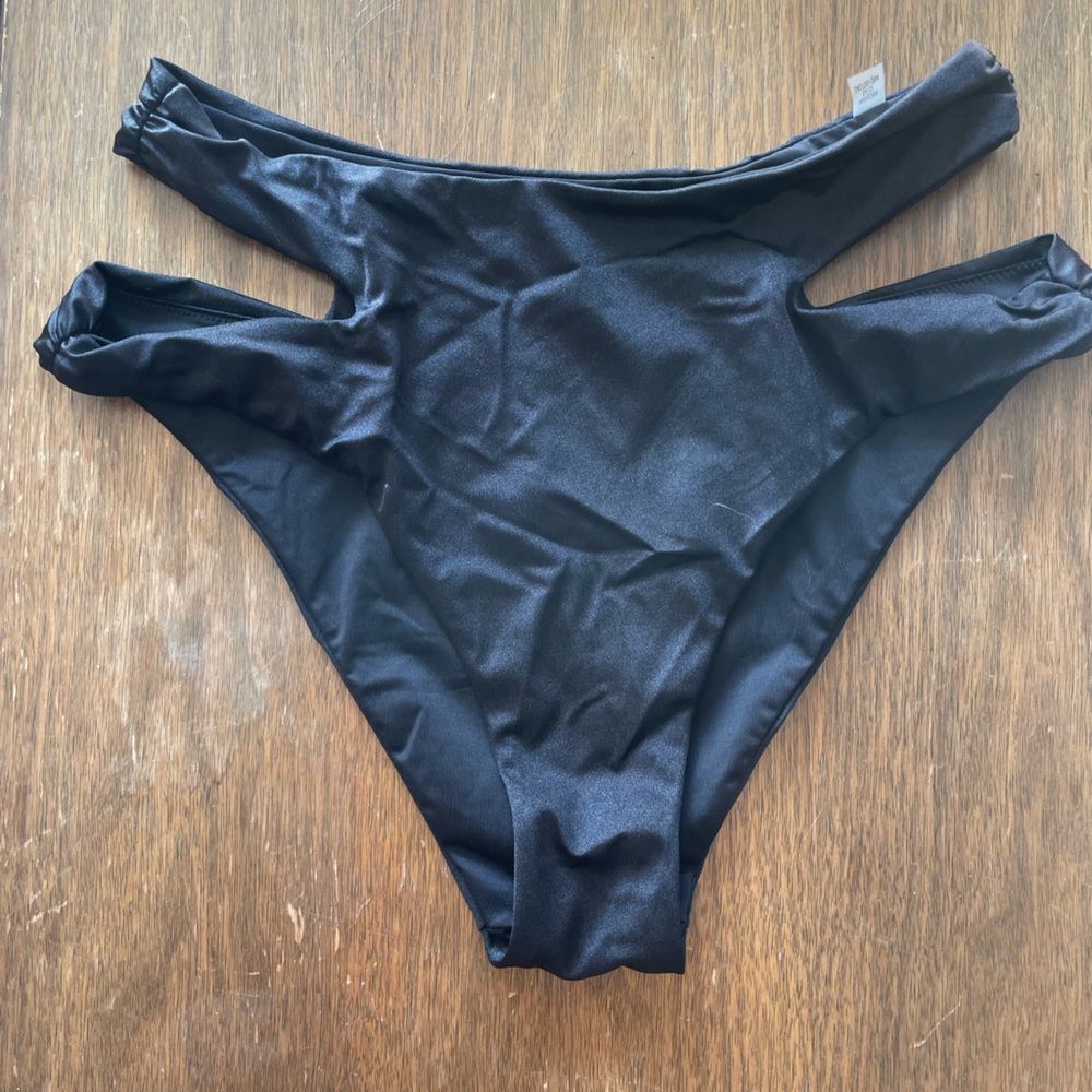 Victoria’s Secret bikini bottom size medium